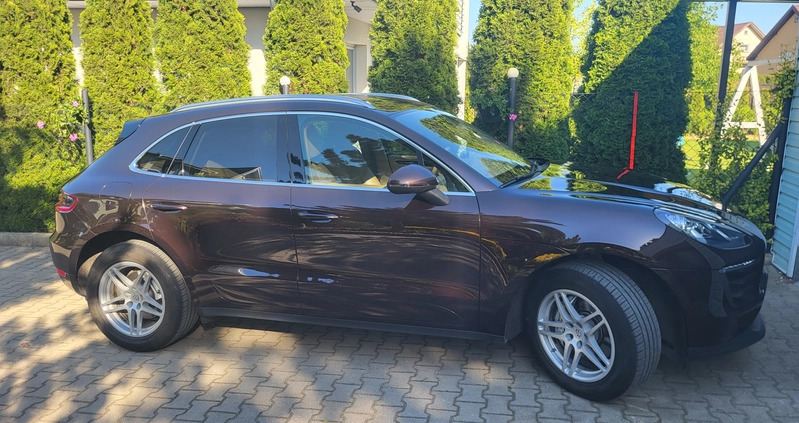 Porsche Macan cena 159500 przebieg: 139500, rok produkcji 2015 z Sochaczew małe 121